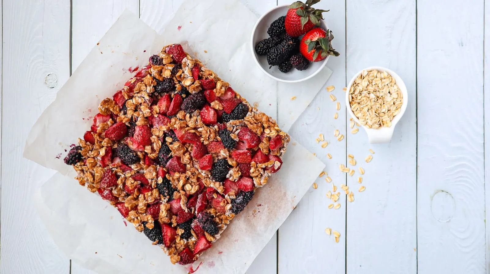 Baking the strawberry oat bars: 190°C/374°F for 30-35 minutes